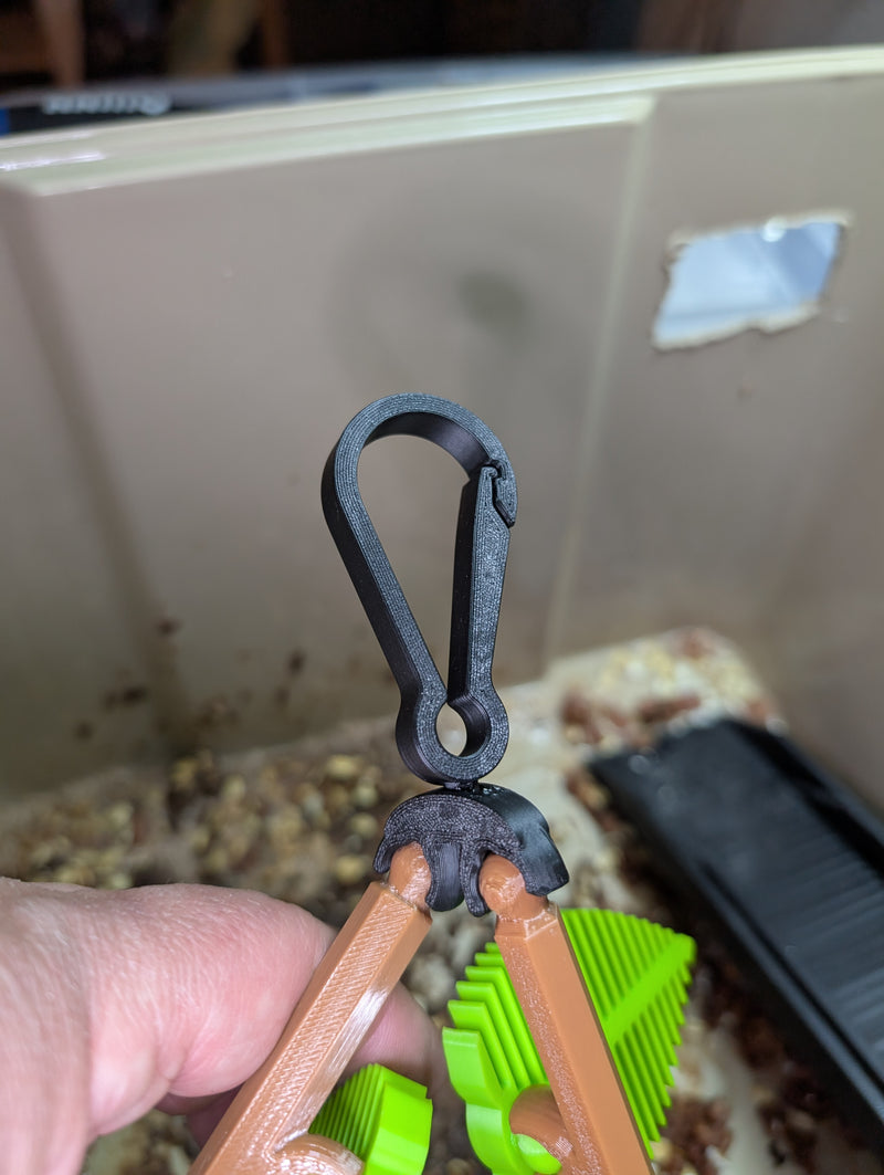 Clippie BSF oviposition clip — rotating ball-and-socket egg-laying clip with branch and leaf lures for black soldier flies